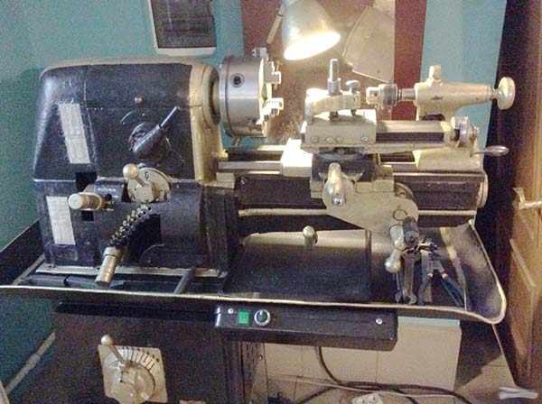 Фото токарного верстата 1613 Д